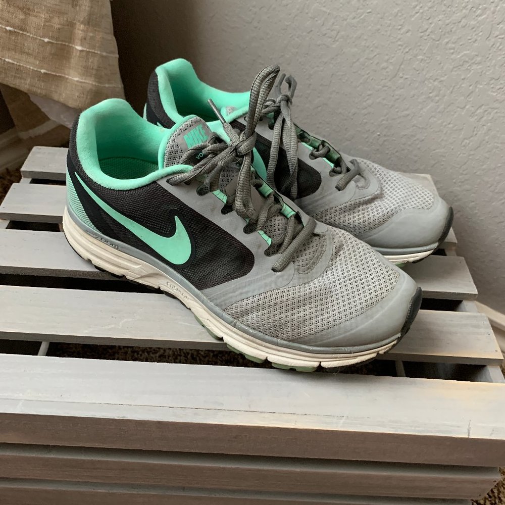 Turquoise/Gray Nike Running Shoes